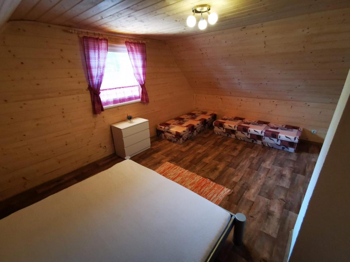 Chata Baska Na Liptove S Vlastnym Dvorom Liptovsky Mikulas Exterior photo